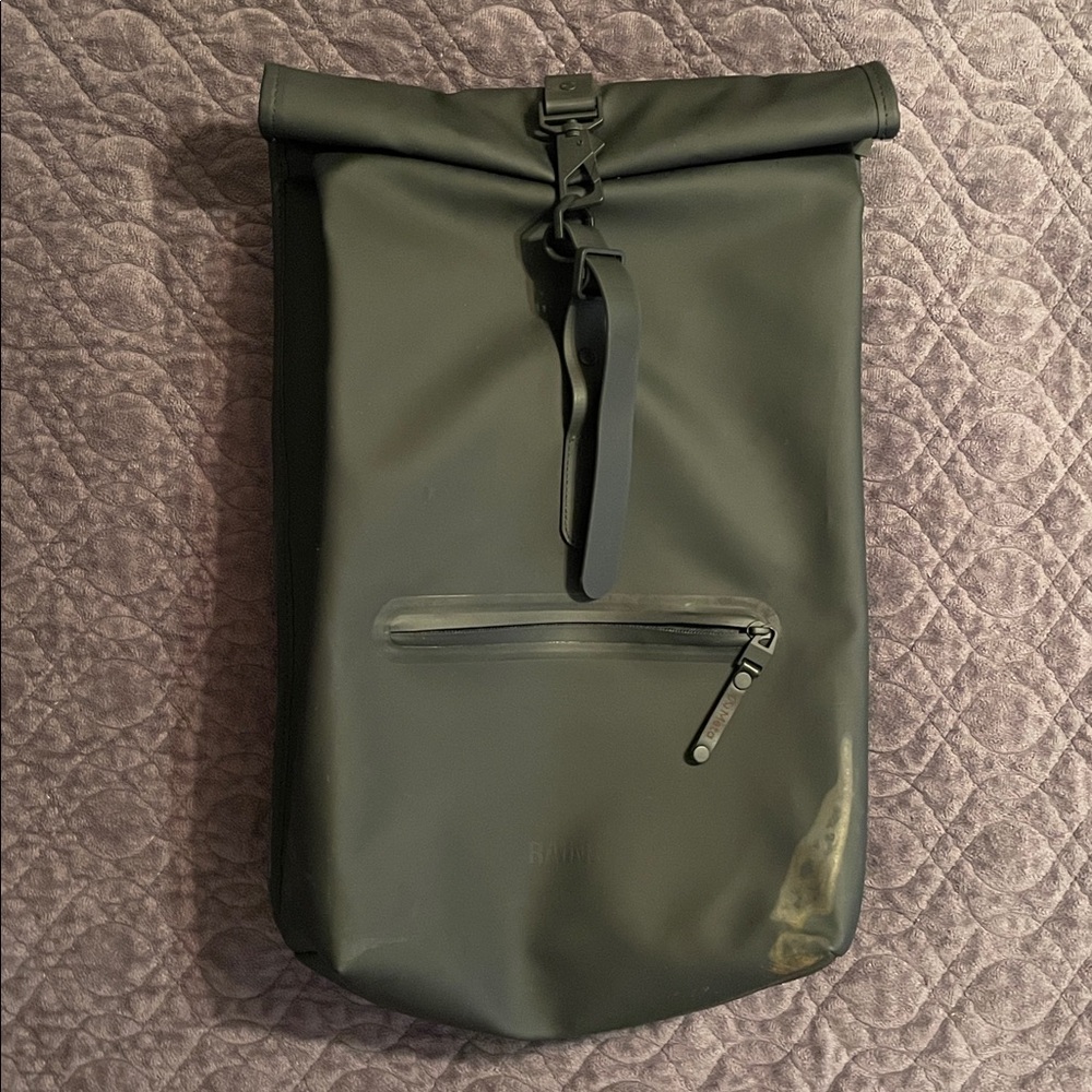 RAINS Rolltop Rucksack Waterproof Backpack/Carrying Bag